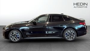 BMW i4 bild 6