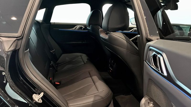 BMW i4 bild 5