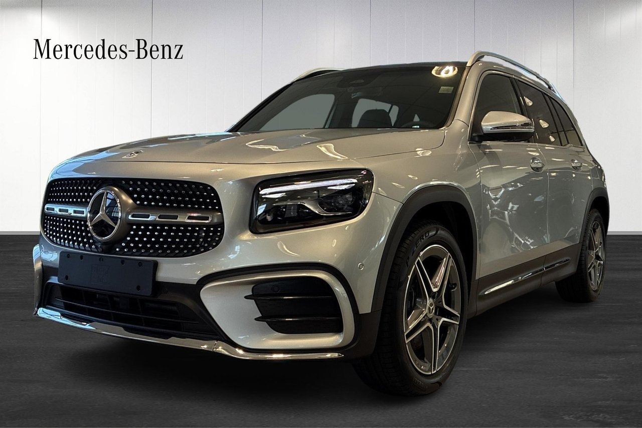 Mercedes GLB220
