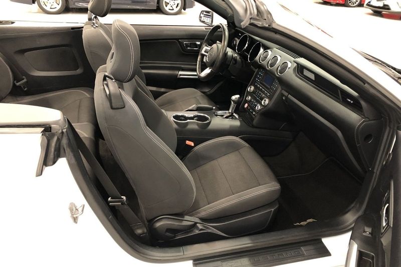 Ford Mustang bild 15