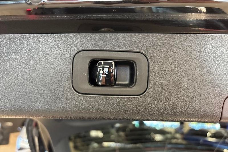 Mercedes E300 bild 16