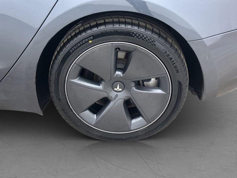 Tesla Model 3 bild 33