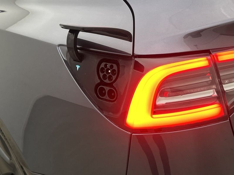 Tesla Model 3 bild 13