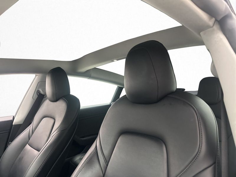 Tesla Model 3 bild 14