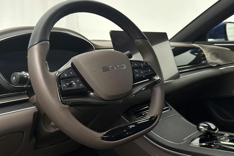 BYD Han bild 20