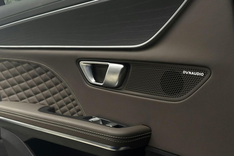 BYD Han bild 24