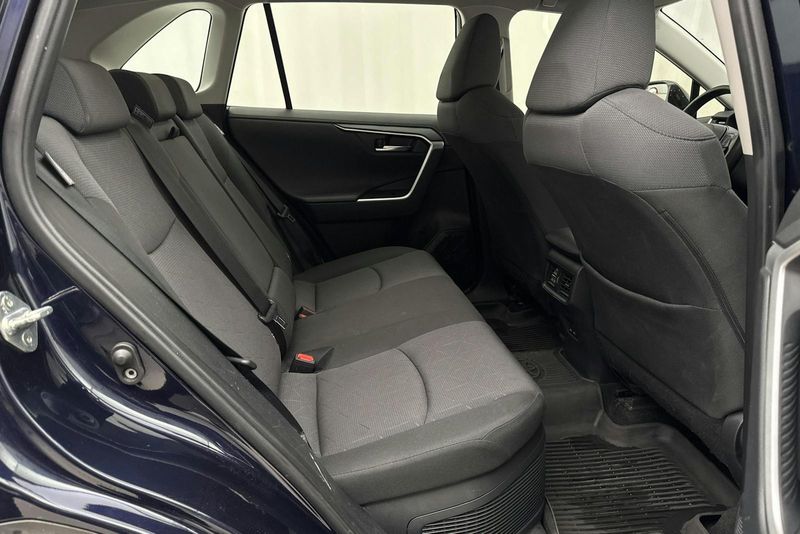 Toyota RAV4 bild 8