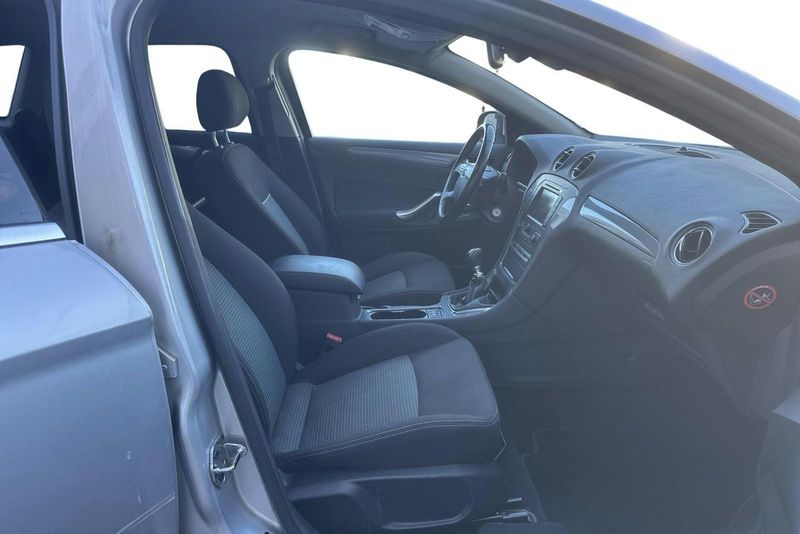 Ford Mondeo bild 7