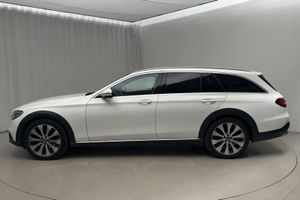Mercedes E220 bild 2