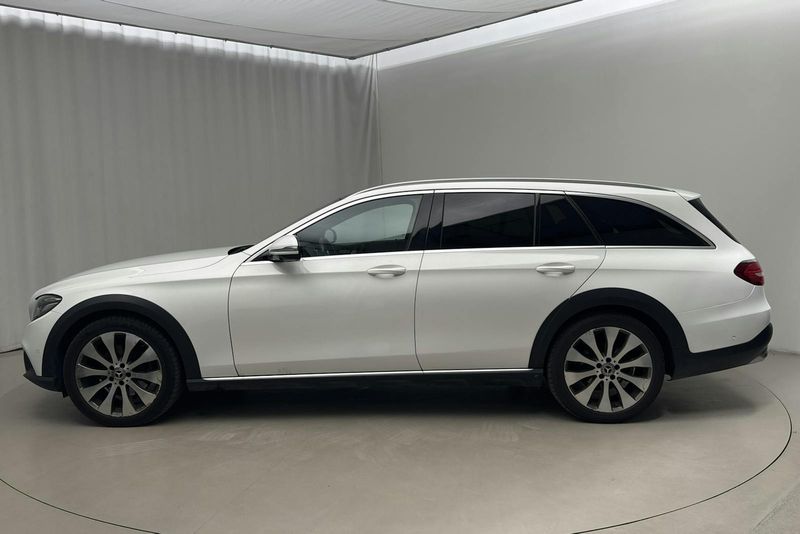 Mercedes E220 bild 2