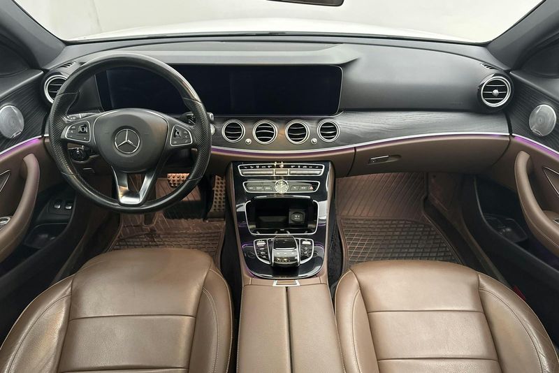 Mercedes E220 bild 6