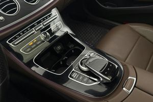 Mercedes E220 bild 17