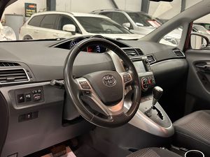 Toyota Verso bild 23
