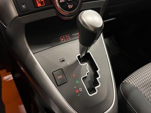 Toyota Verso bild 24