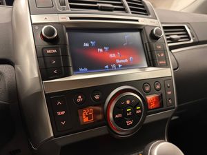 Toyota Verso bild 15