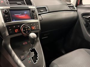 Toyota Verso bild 7