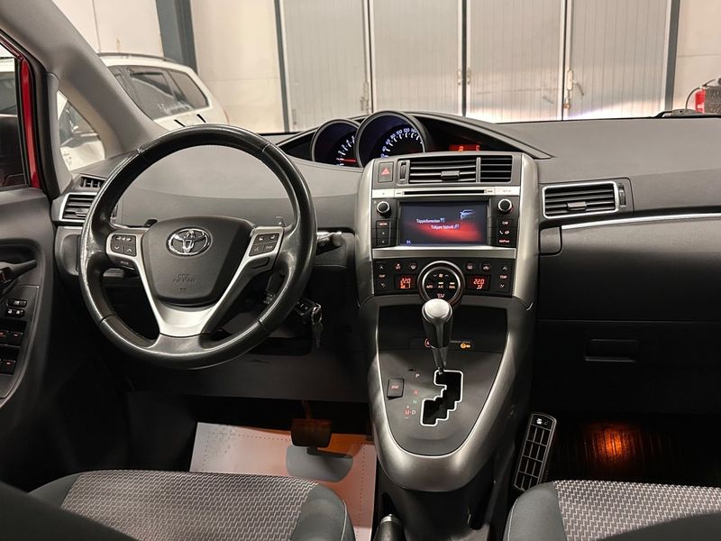 Toyota Verso bild 10