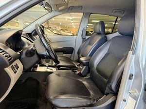 Mitsubishi L200 bild 9