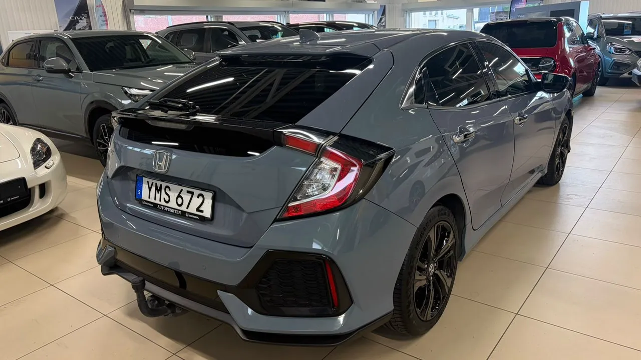 Honda Civic 1.5 i-VTEC Turbo Prestige / 1ère main / Attelage