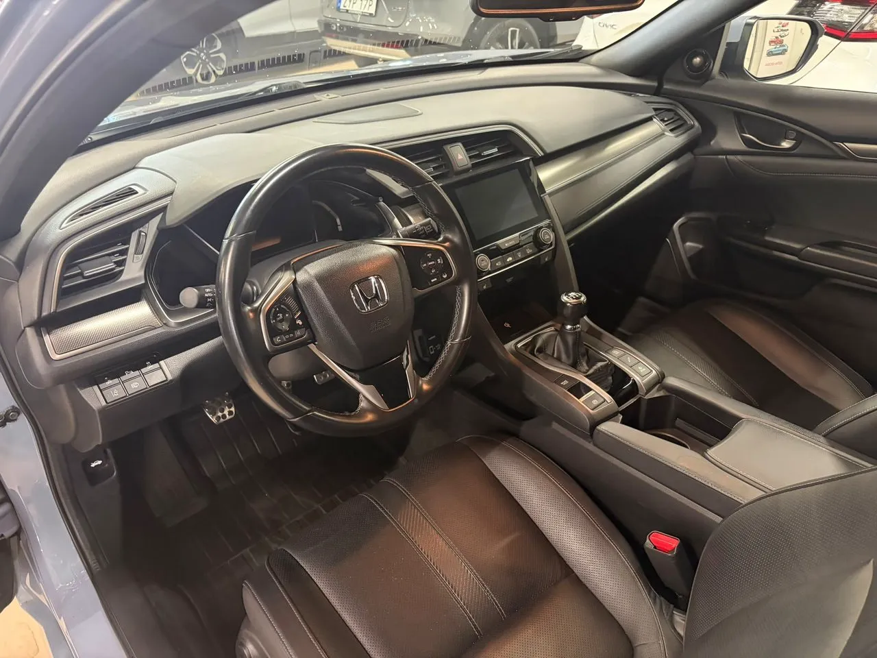 Honda Civic 1.5 i-VTEC Turbo Prestige / 1ère main / Attelage
