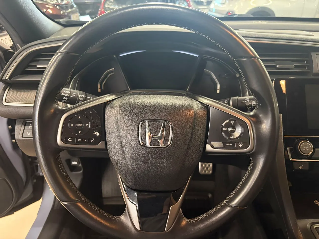 Honda Civic 1.5 i-VTEC Turbo Prestige / 1ère main / Attelage