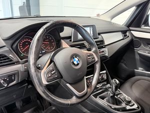 BMW 218 bild 12