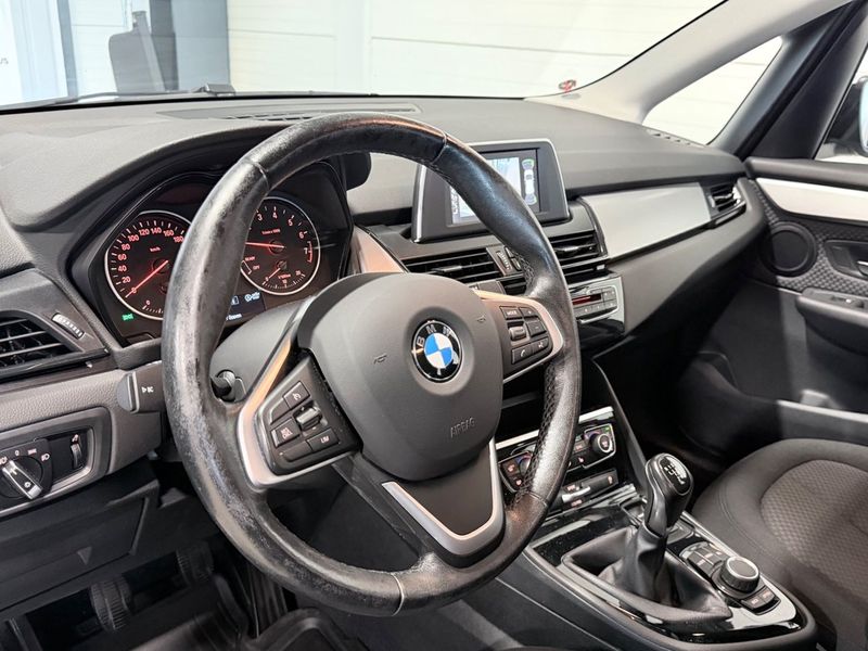 BMW 218 bild 12