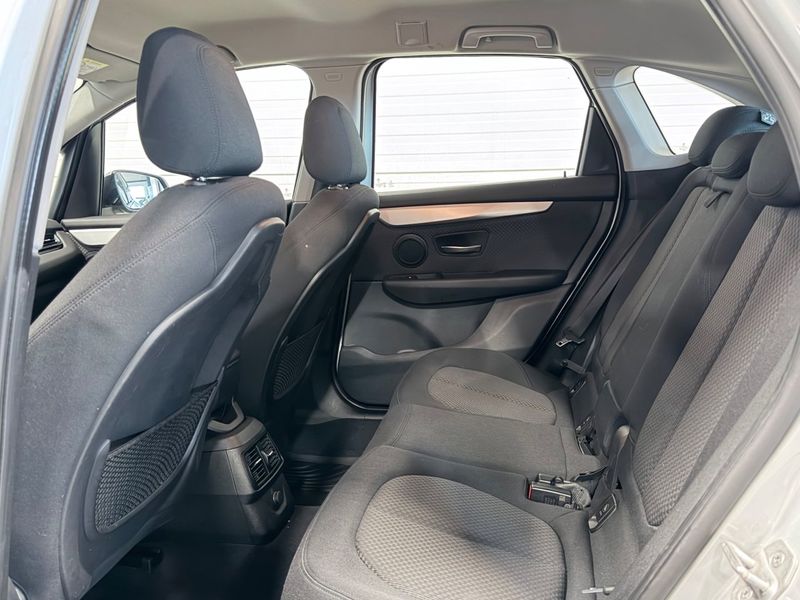 BMW 218 bild 11