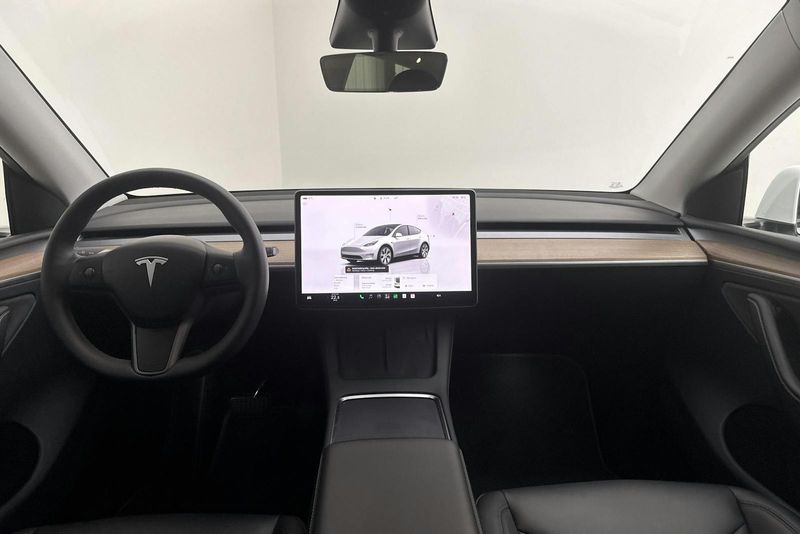 Tesla Model Y bild 6
