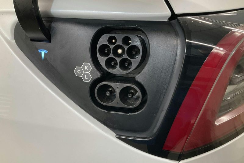 Tesla Model Y bild 15