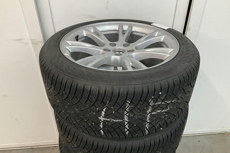 Tesla Model Y bild 18