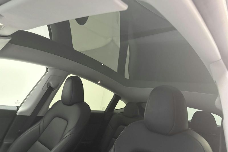 Tesla Model Y bild 14