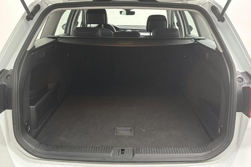 Volkswagen Passat bild 8