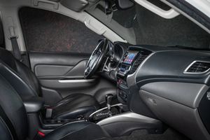 Mitsubishi L200 bild 28