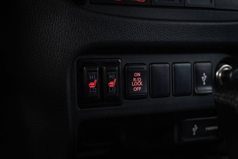 Mitsubishi L200 bild 25