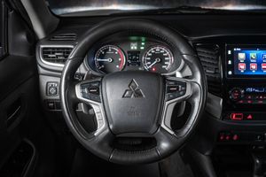 Mitsubishi L200 bild 19