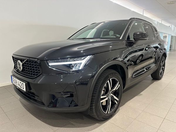 Volvo XC40 B4 FWD Bensin Plus Dark - 2024