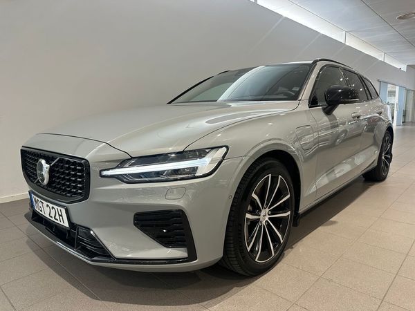 Volvo V60 T6 Plus Dark Nordic Edition / 360 Kamera / Navigation / Dragrkok / - 2025