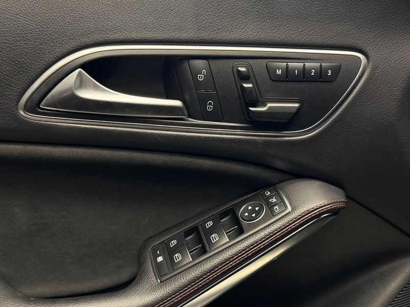 Mercedes CLA45 AMG bild 22