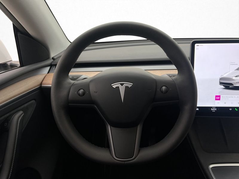 Tesla Model Y bild 16