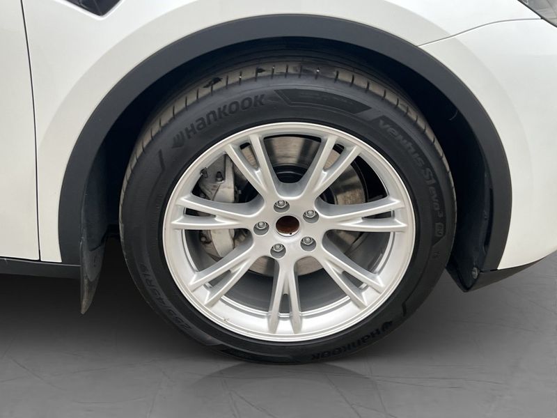 Tesla Model Y bild 31