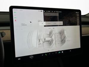 Tesla Model Y bild 24