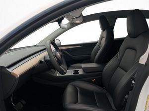 Tesla Model Y bild 14