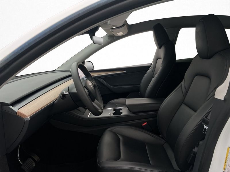 Tesla Model Y bild 14