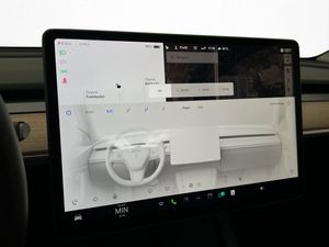 Tesla Model Y bild 23