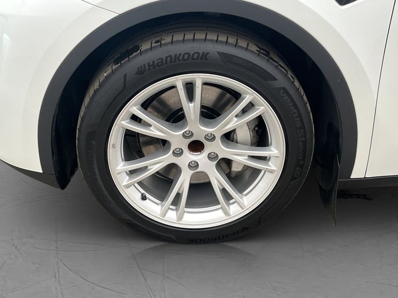 Tesla Model Y bild 28
