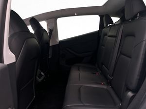 Tesla Model Y bild 18
