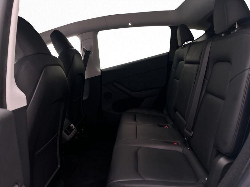Tesla Model Y bild 18