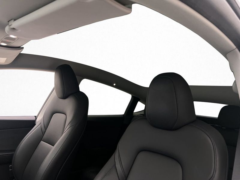 Tesla Model Y bild 19