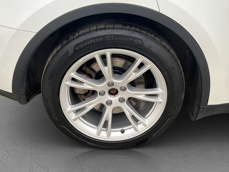 Tesla Model Y bild 30